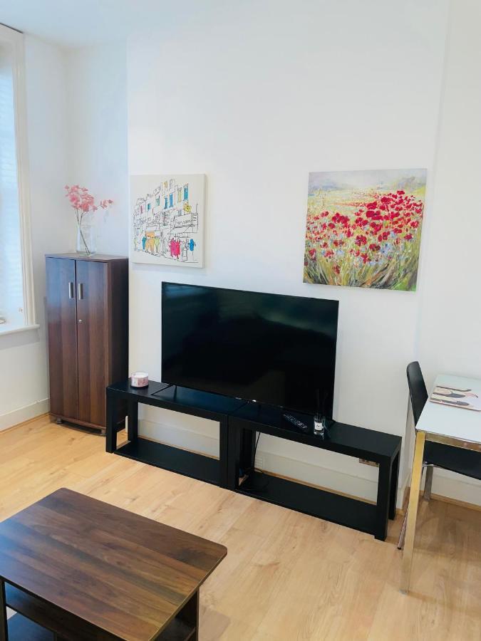Amazing 2 Bedroom Apartment London Exteriör bild