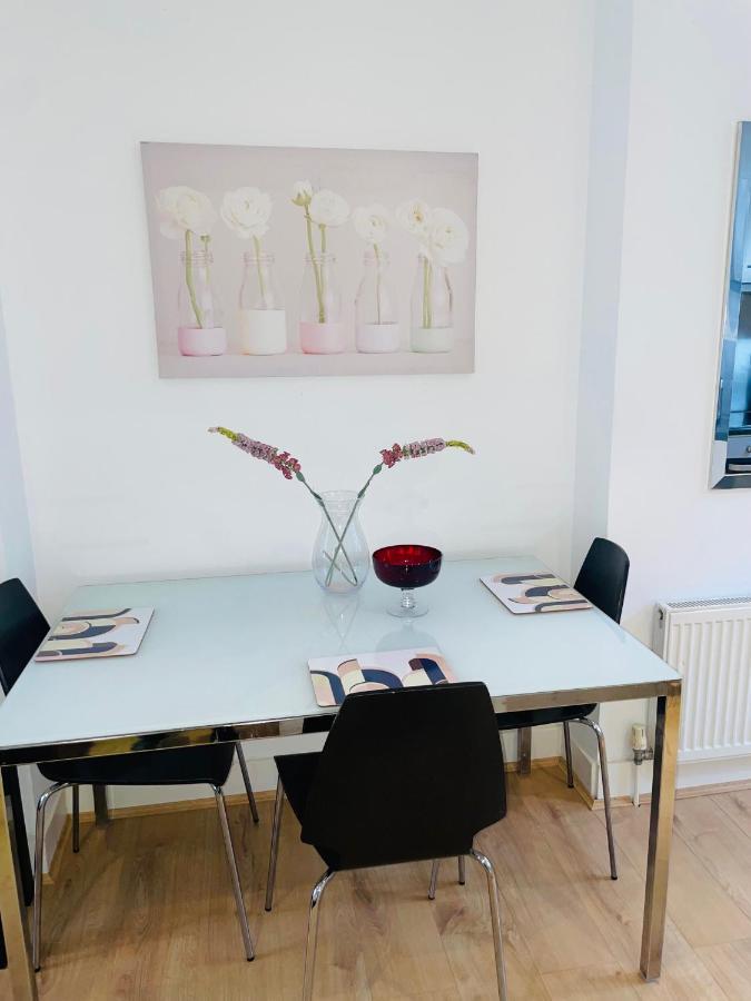 Amazing 2 Bedroom Apartment London Exteriör bild