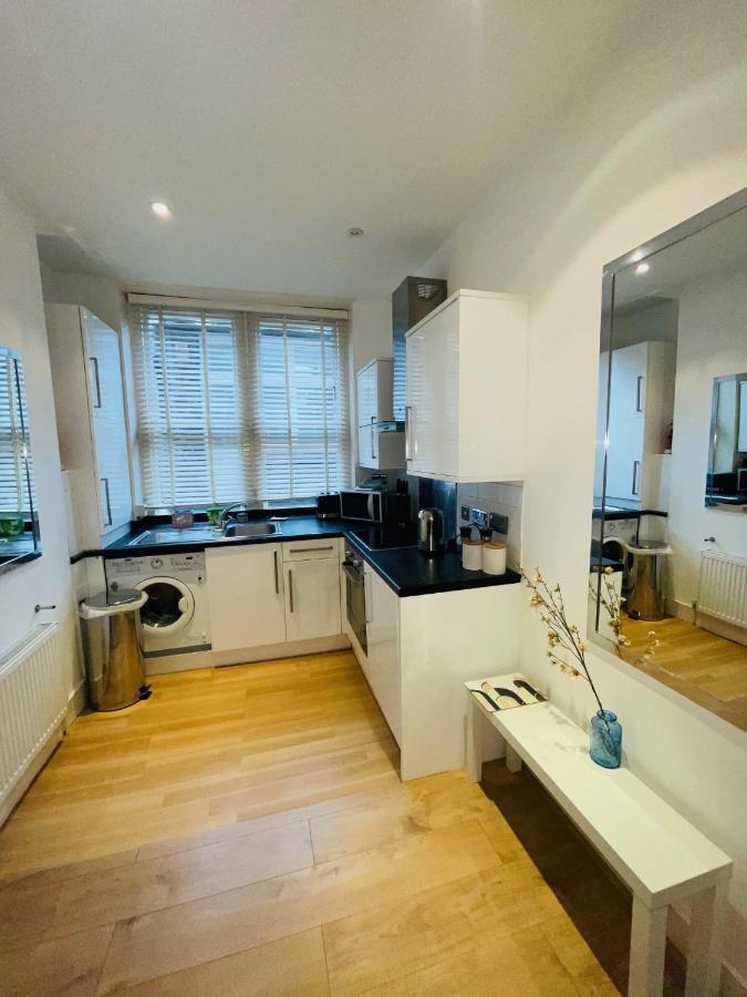 Amazing 2 Bedroom Apartment London Exteriör bild